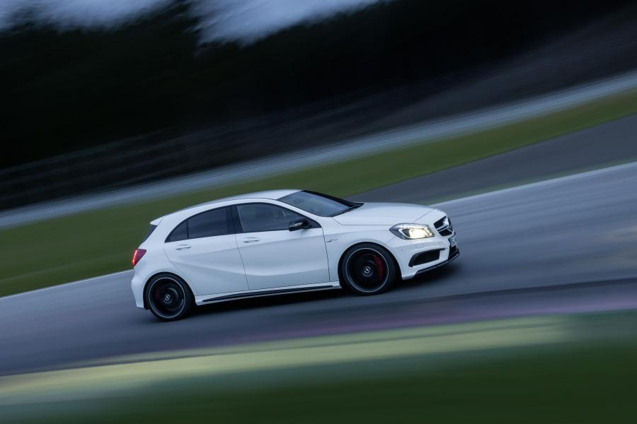  Mercedes-Benz A45 AMG 2013 года  (фото 12 из 55)